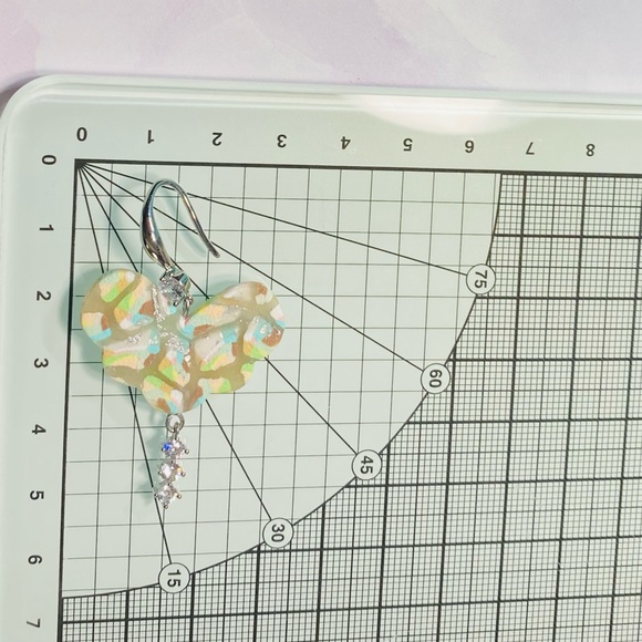 “Mercedes Butterfly” - Elegant Silver and Cream Butterfly Earrings - Picture 6 of 6